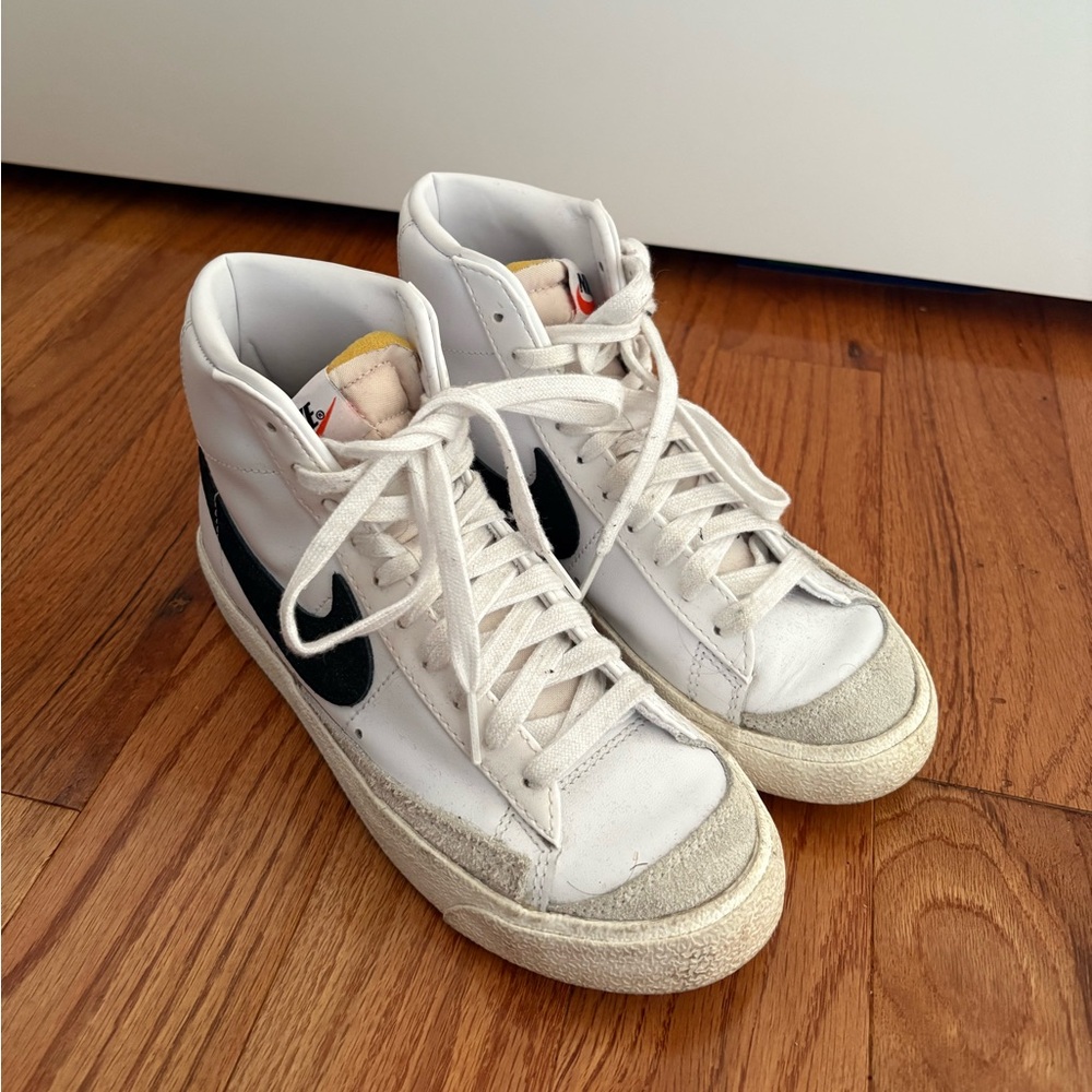 Nike Women’s Blazer Mid ‘77